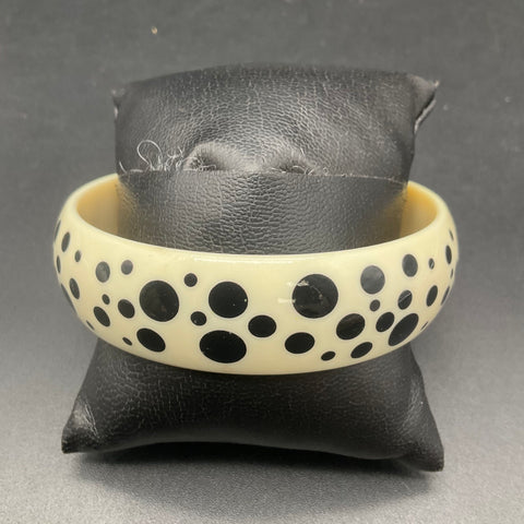 Vintage Mod 1960s Style Cream White Black Polka Dot Plastic Bangle Bracelet 8"