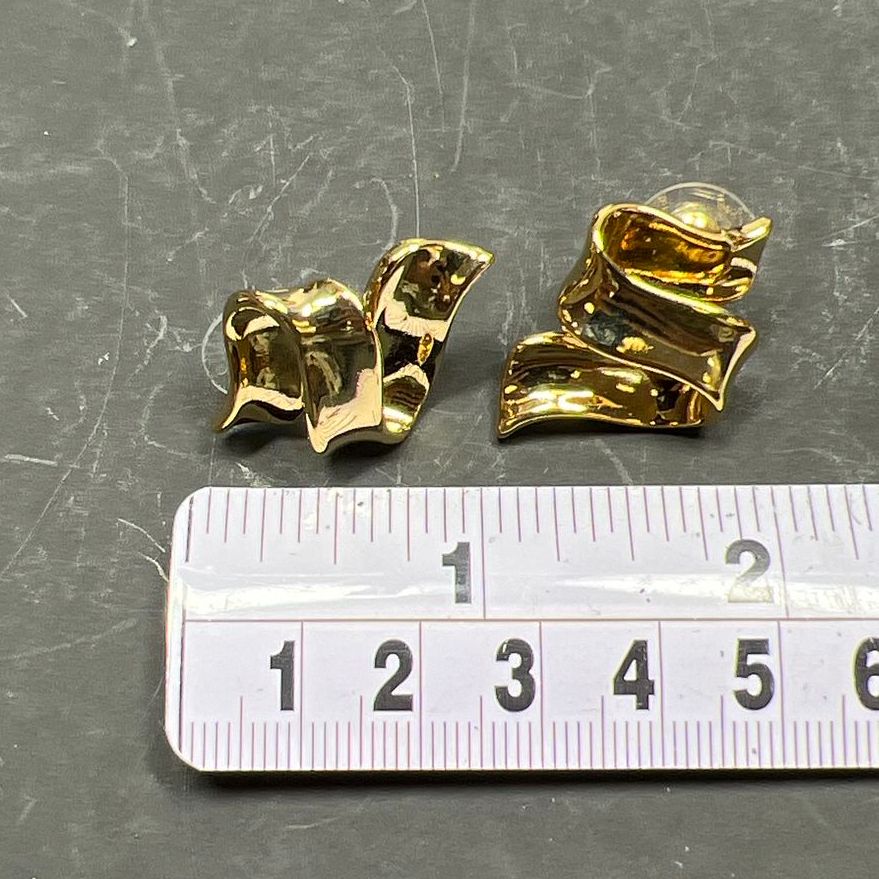 Avon Golden Ribbon Earrings IOB with Matching Brooch Set
