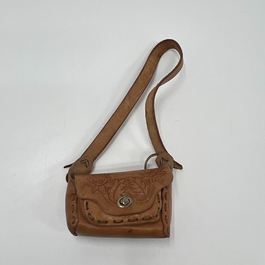 Vintage 70s Tooled Leather Floral Boho Hippie Mini Crossbody Purse Bag Brown