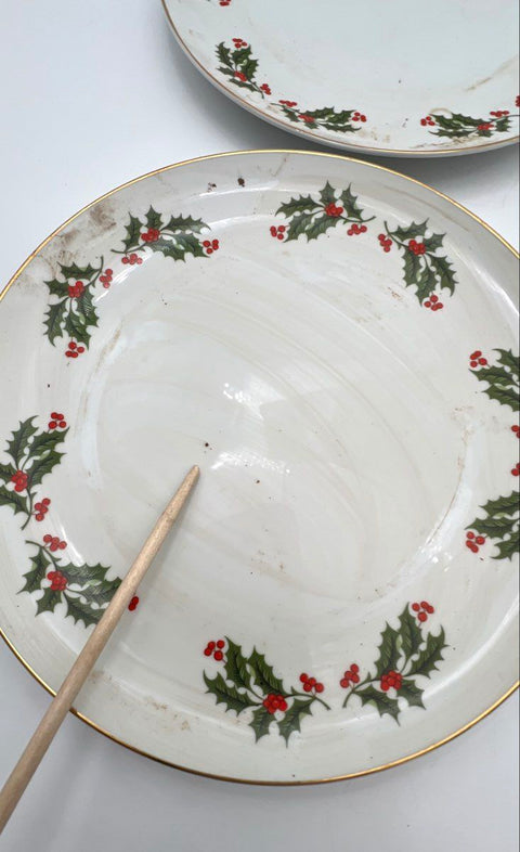 Christmas Holly Dinner Plate Set 4 Piece Fine Porcelain Japan Gold Rim 10.5"