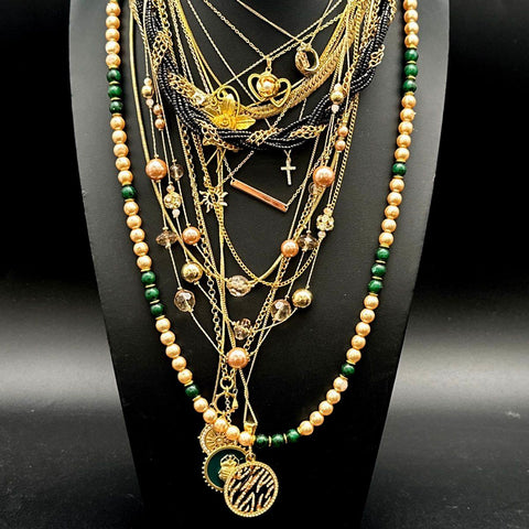 Fashion Necklace Jewelry Lot Gold Tone Silver Tone Beaded Pendants Lot of 20