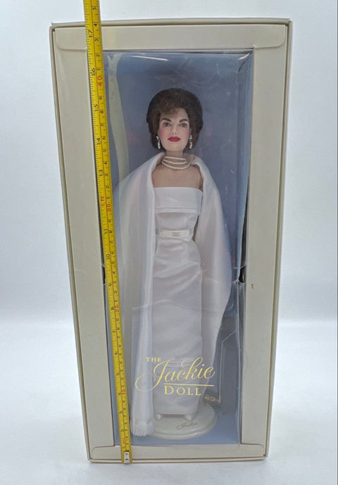 The Jackie Doll Jacqueline Kennedy Onassis Collector Doll 16 Inch In Box