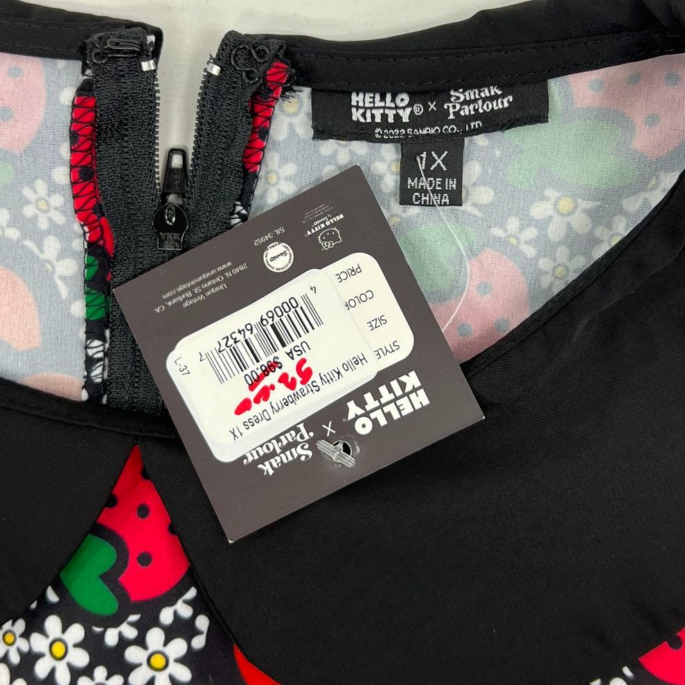 Hello Kitty Smak Parlour Black Red Strawberry Print Dress Women's 1X NWT