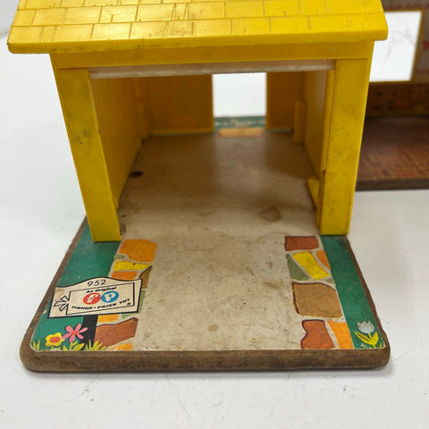Vintage 1970s Fisher-Price Play Family House #952 Little People Dollhouse