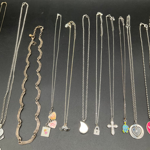 Mixed Fashion Costume Necklace Jewelry Lot of 18 Silver Gold Tone Pendants