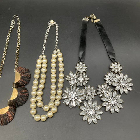 Vintage Modern Costume Jewelry Lot 7 Necklaces Faux Pearl Rhinestone Statement