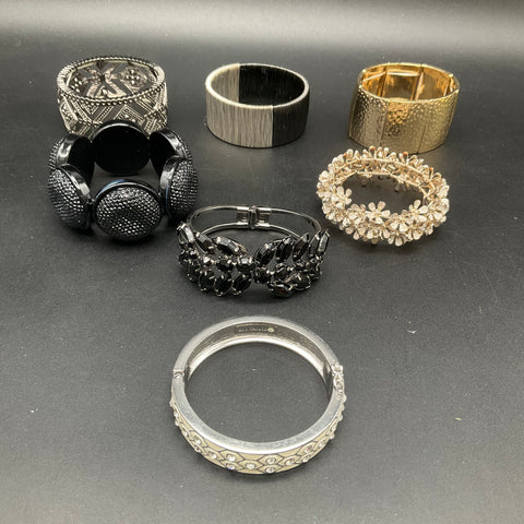 Fossil Ann Taylor Wearable Jewelry Lot of 31 Beaded Bangles Cuffs Bracelets