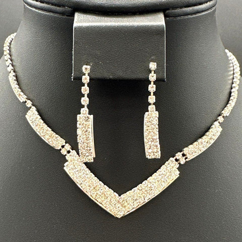 Mixed Fashion Jewelry Set Lot of 11 Necklaces Bracelets Earrings Chiefs USPS