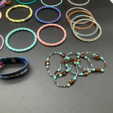 Modern Fashion Bracelet Lot Paracord Fabric Wrapped Bangles Beaded Metal 27pc