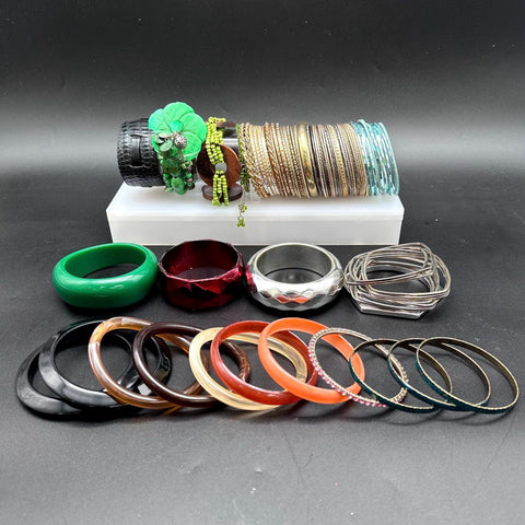 Costume Jewelry Lot 75+ Bracelets Bangles Cuffs Vintage & Modern Assortment