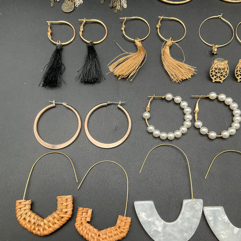 Modern Fashion Mixed Costume Jewelry Lot 20 Pairs Hoops Tassels 0.3 Lbs