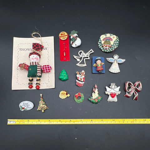 Vintage Holiday Christmas Costume Jewelry Lot 17pc Angels Santas Snowmen Trees