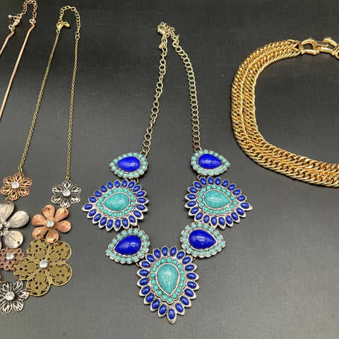 Fashion Jewelry Mixed Styles Statement Necklaces Lot of 7 Gold Silver Tone