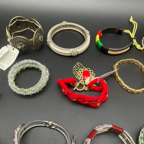 Fashion Jewelry Lot of 22 Pieces MUSE Attitudes Bangles Beaded Charm Bracelets
