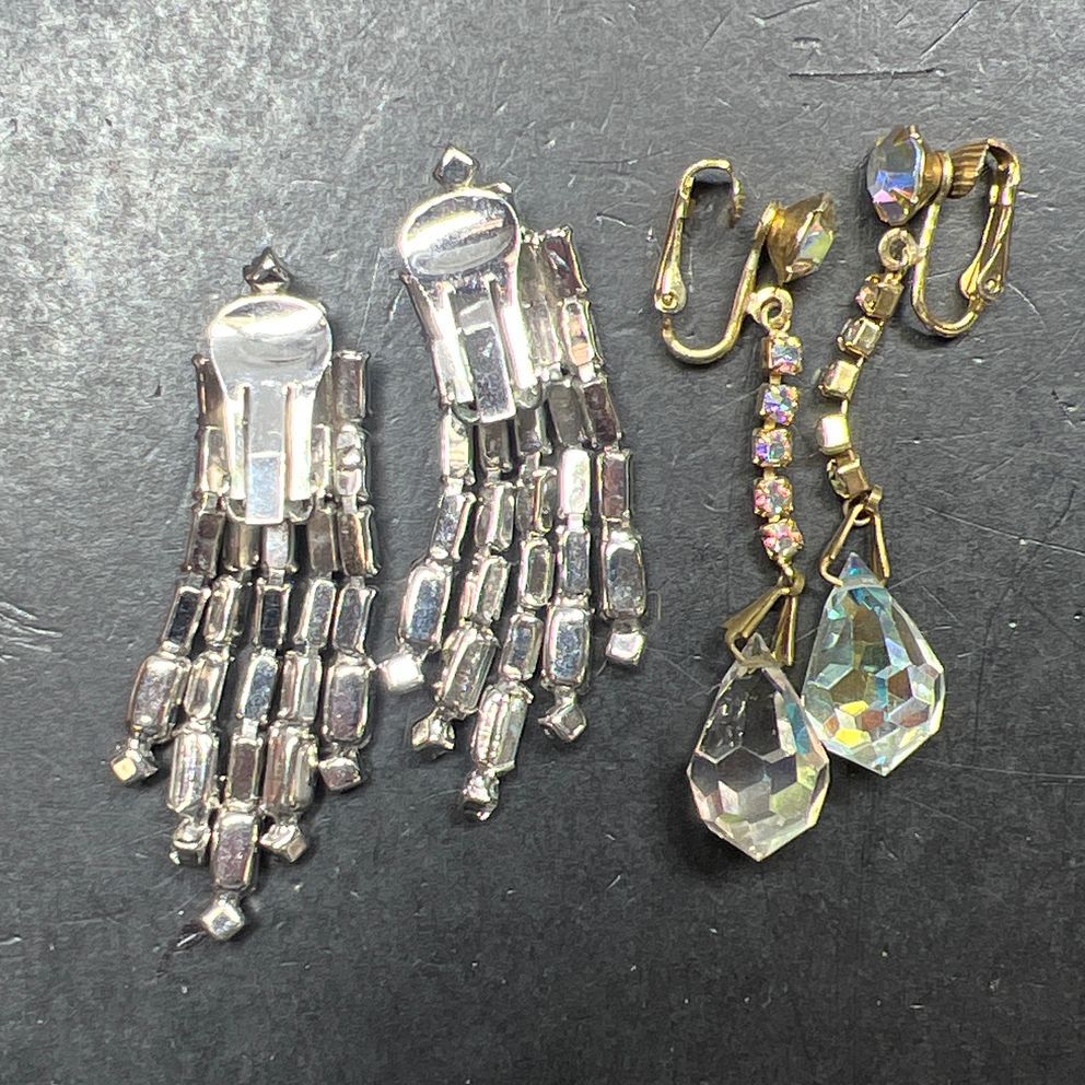 2 Pairs Bling Rhinestone Dangle Clip On Earrings