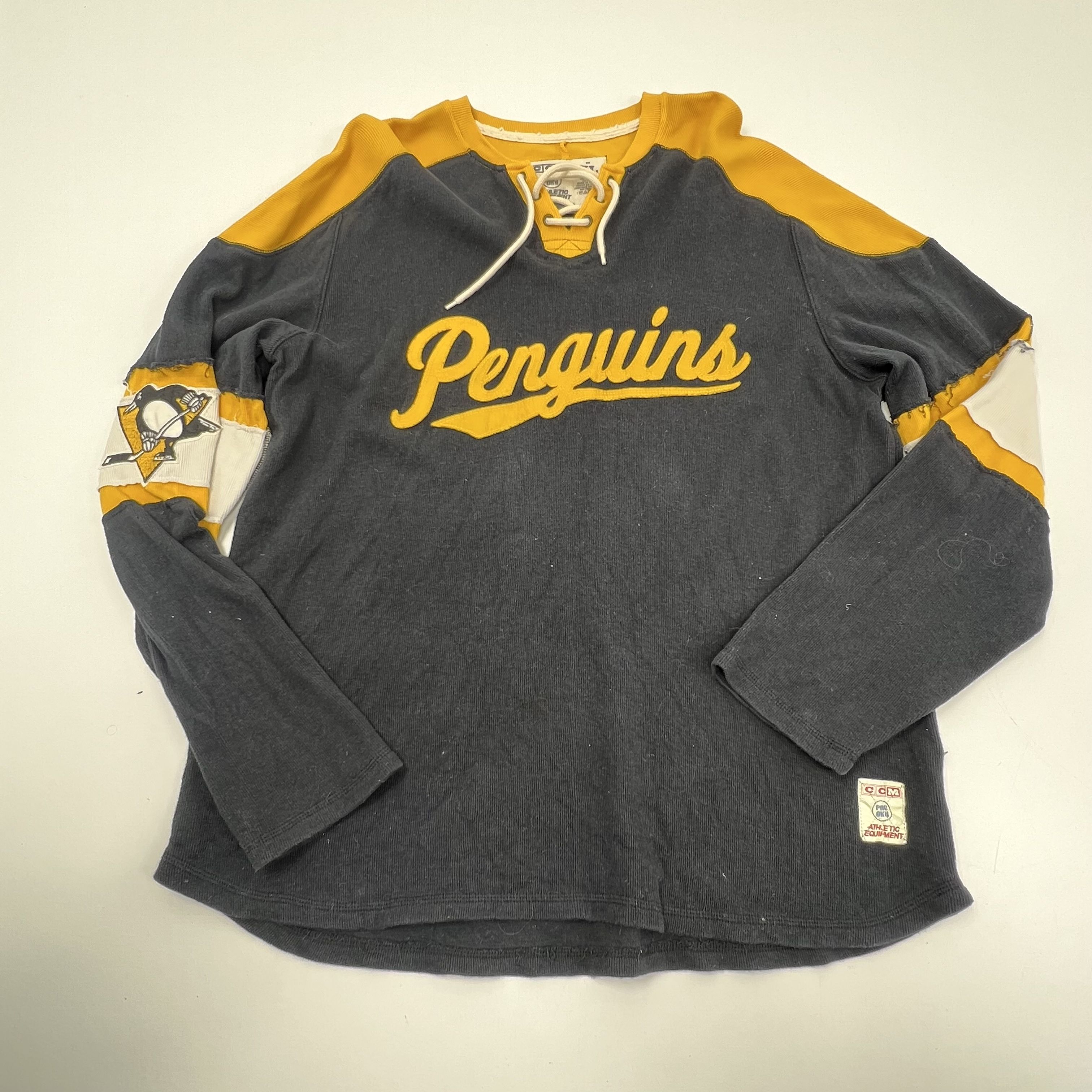 CCM Reebok NHL Pittsburgh Penguins Throwback Distressed Jersey Lace Up XL