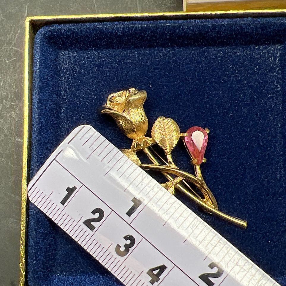 Avon Fashion Accents in Jewelry Gilded Rose Pin NIB