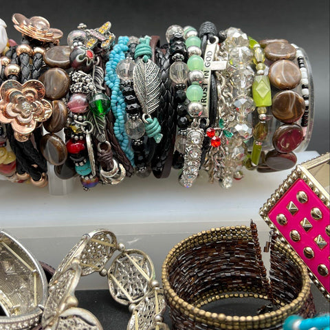 Mixed Costume Jewelry Lot 35+ Bracelets Bangles Cuffs Beaded Vintage to Modern