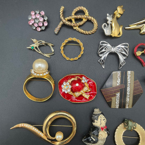 Vintage Brooch Pin Lot of 19 Costume Jewelry Rhinestone Enamel Figural Retro