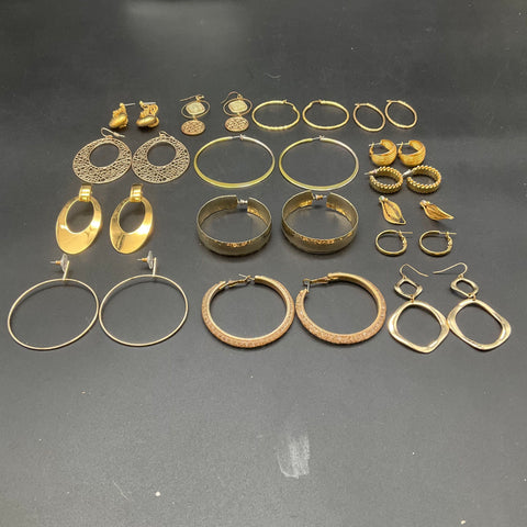 Vintage & Modern Gold Tone Jewelry Lot of 12 Pairs Hoop Dangle Leaf Earrings