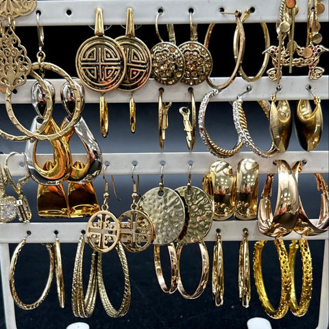 Mixed Costume Jewelry Lot 35+ Pairs Gold Tone Silver Tone Hoops Dangles Studs