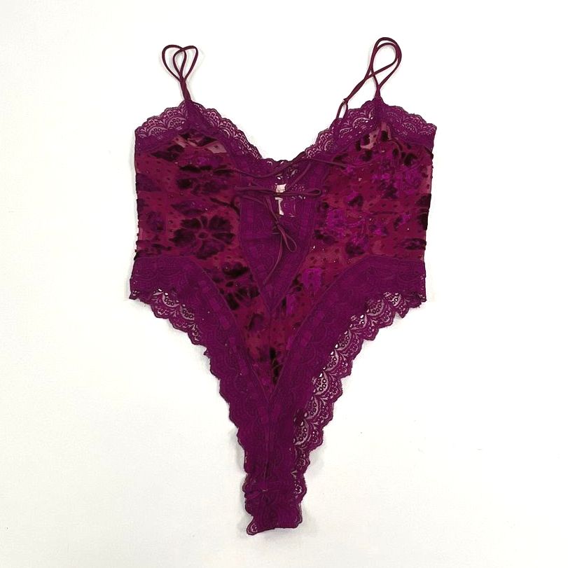 VTH Women's Victoria's Secret Magenta Floral Lace & Velvet Teddy - Size Medium