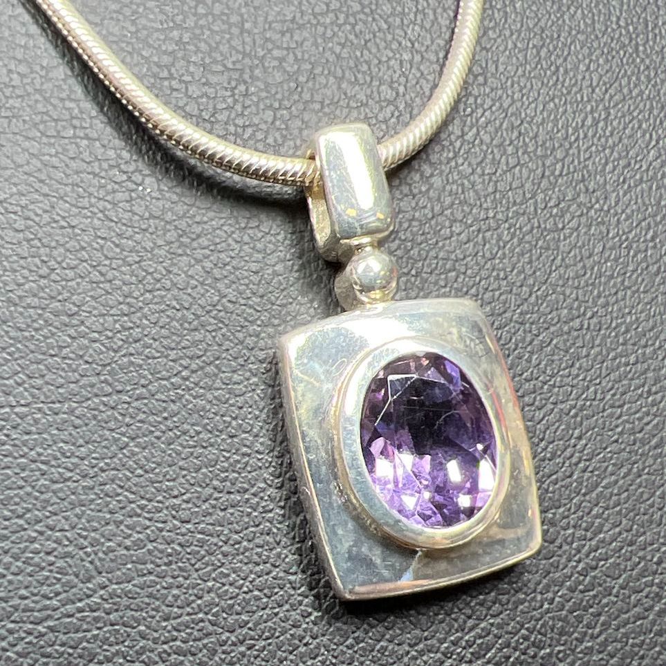 925 Sterling Silver Purple Amethyst Pendant Necklace 11.9g