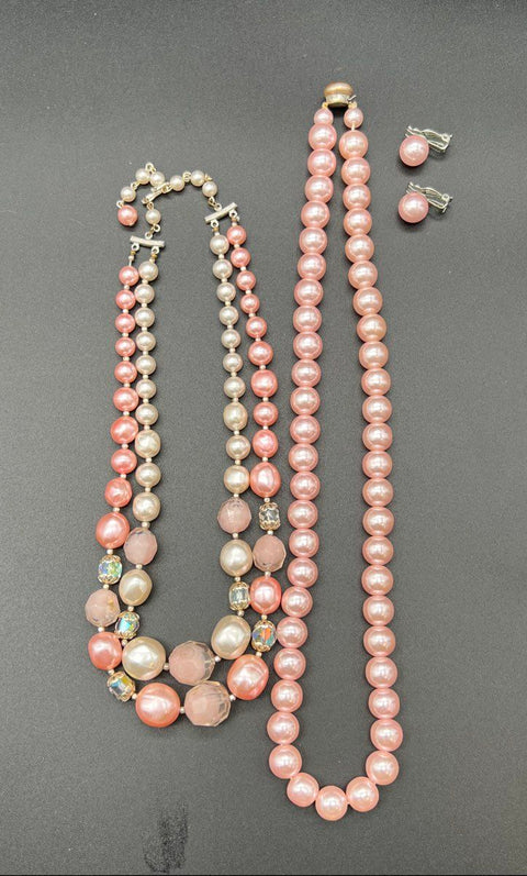 Vintage 14pc Costume Jewelry Lot 60s 70s Necklaces Brooches Pastel Beads