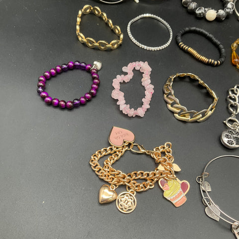 Fashion Jewelry Lot of 16 Bracelets Candie's Dog Mom Charm Beaded Boho Mixed