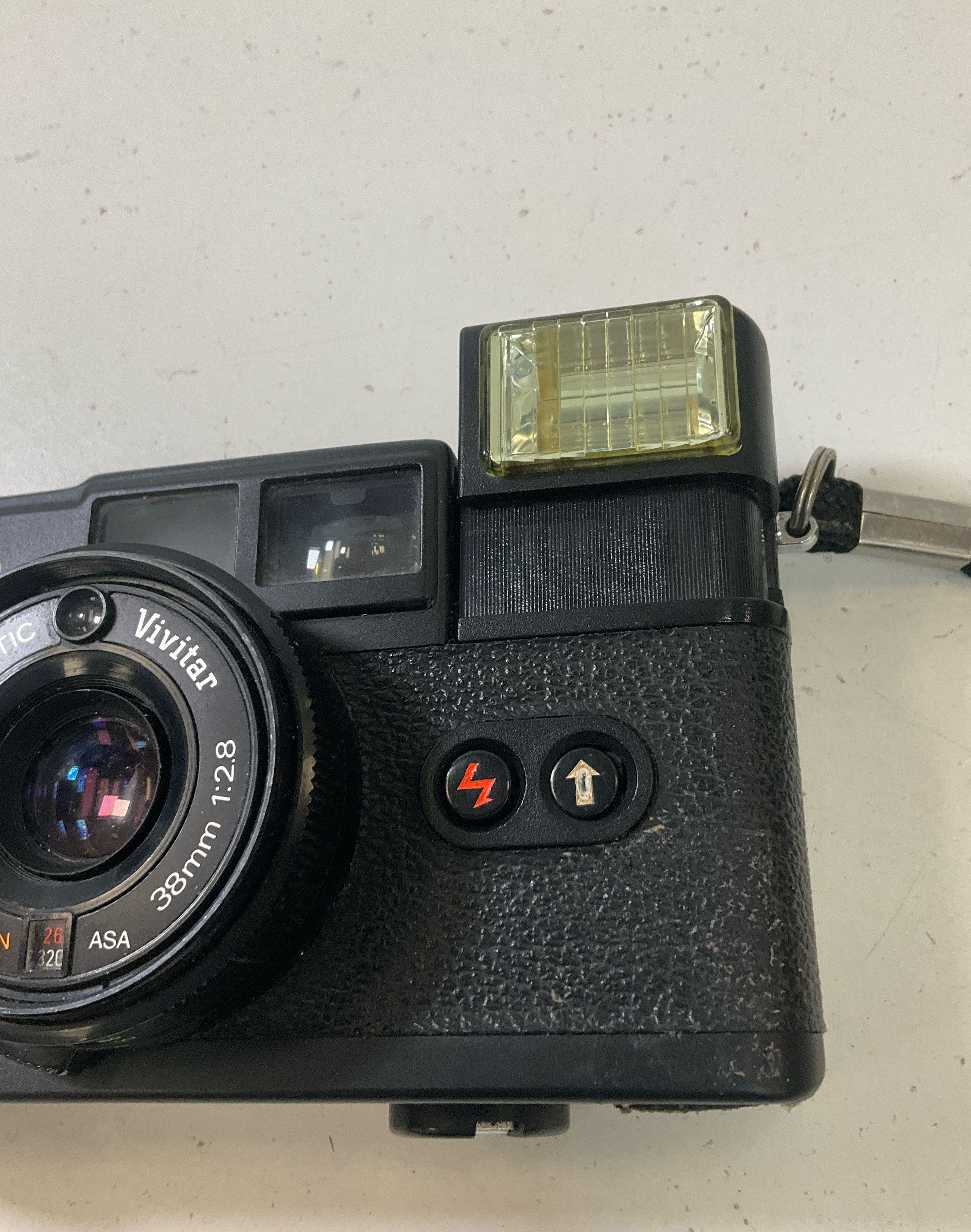Vivitar 35EF Rangefinder Point & Shoot 35MM Camera w Case UNTESTED