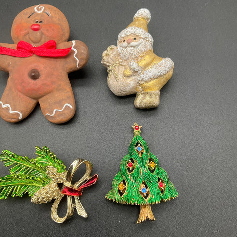 Gerry's JJ Vintage Christmas Holiday Jewelry Lot 7 Pieces Brooches Earrings