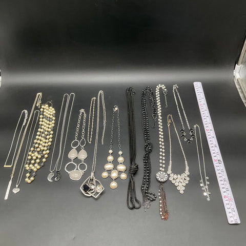 Vintage to Modern Costume Jewelry Lot 14 Necklaces Pendants Faux Pearl Beads