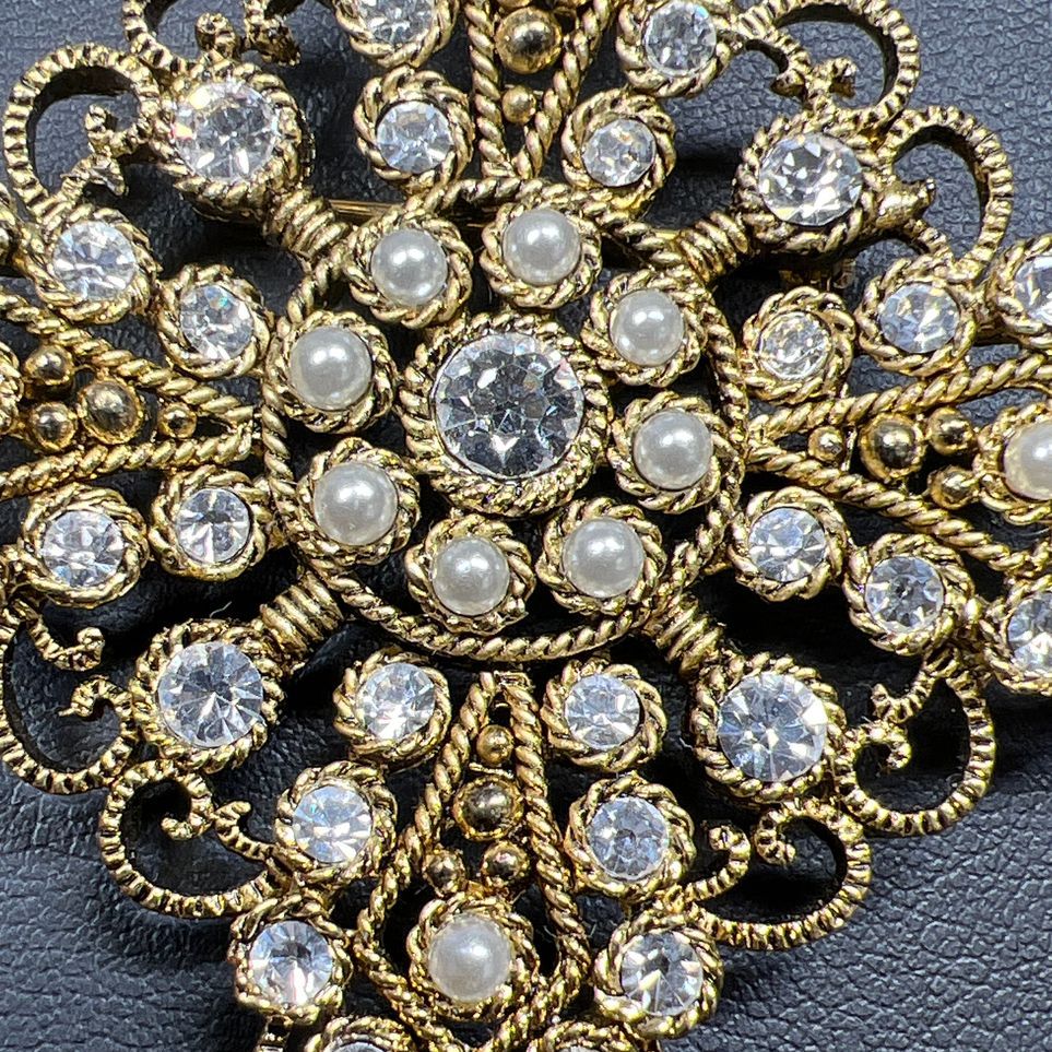 Gold Tone Rhinestone Faux Pearl Brooch 24g