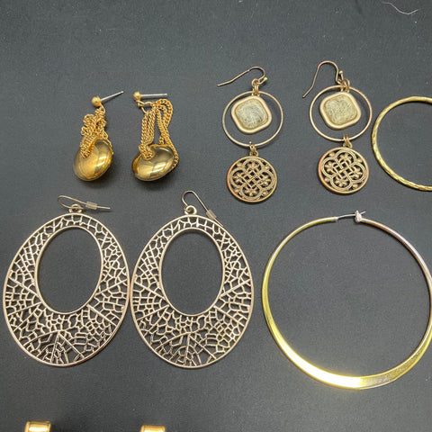 Vintage & Modern Gold Tone Jewelry Lot of 12 Pairs Hoop Dangle Leaf Earrings