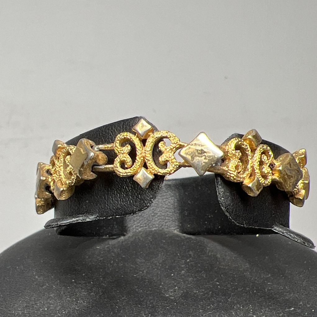 Vintage Avon Precious Pretenders Gold Tone Necklace and Bracelet