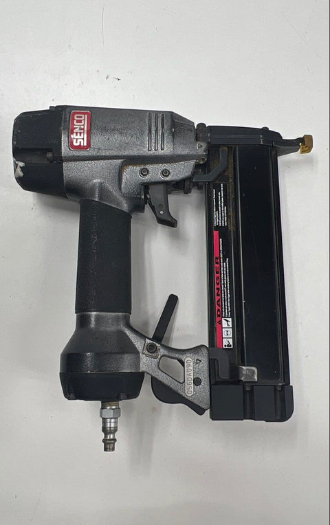 Senco FinishPro 18 Brad Nailer 18 Gauge Pneumatic with Case & Accessories