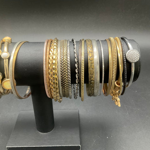Fashion Costume Jewelry Lot 28pc Bangles Cuffs Rhinestone Gold Silver Tone