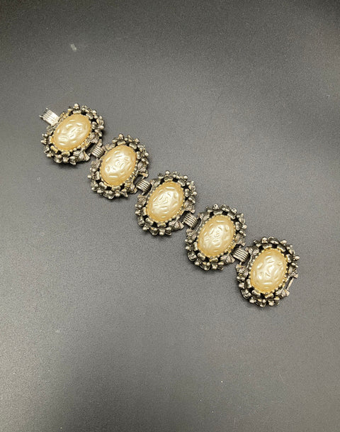Vintage 1960s Chunky Repousse Faux Pearl Silver Tone Baroque Link Bracelet 7.5"