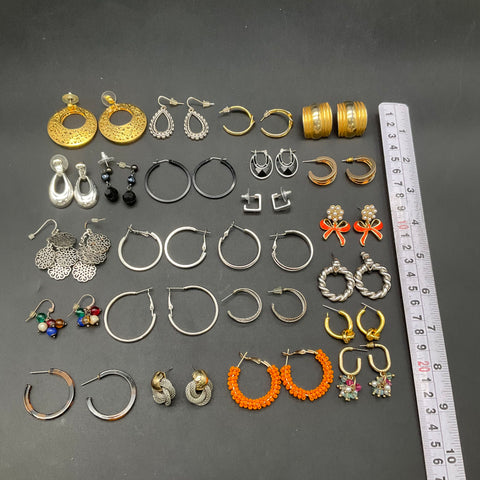 Mixed Fashion Earring Lot 22 Pairs Gold Silver Tone Hoops Drops Vintage Modern