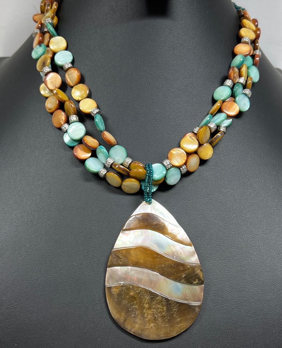 Brown & Green Shell Beaded Pendant Necklace