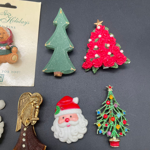 Vintage Christmas Holiday Jewelry Lot 22pc Brooches Pins Earrings FIGI Macy's