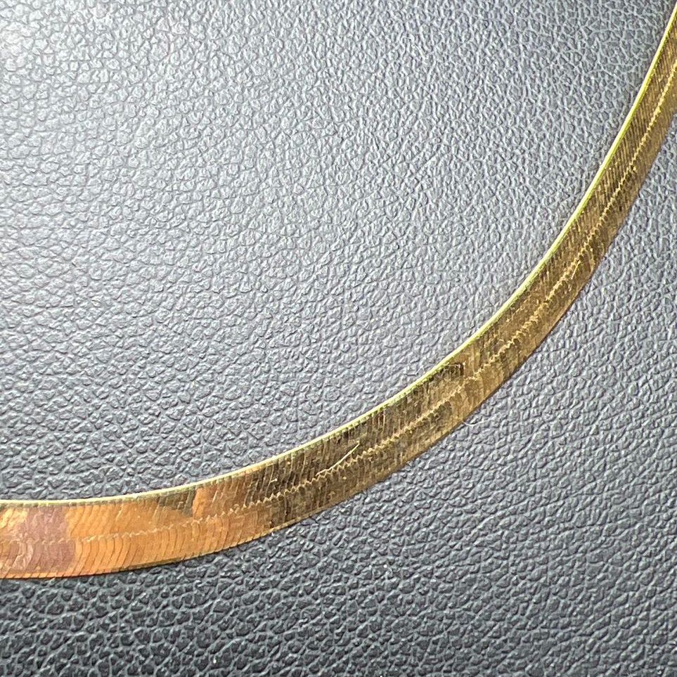 10K Yellow Gold Flat Herringbone Chain Necklace 5.75g
