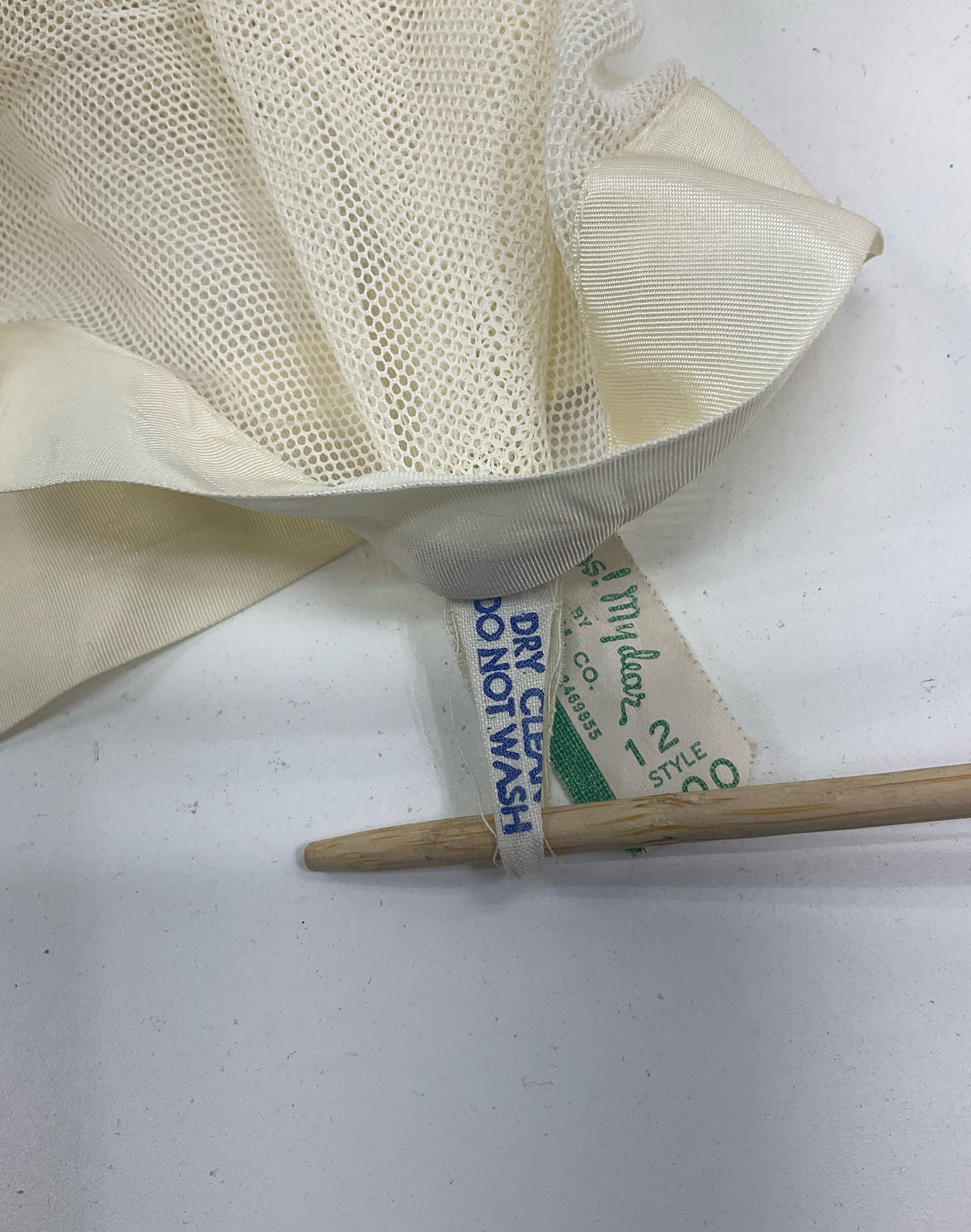 Vintage Hoops! My Dear Women's Ivory Hoop Skirt Crinoline Mesh Underskirt Sz XS