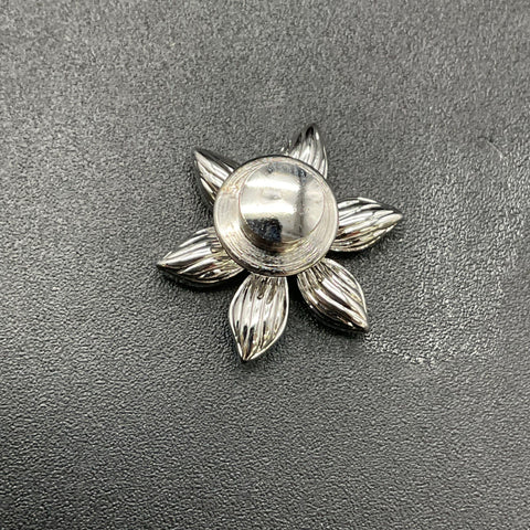 Swarovski Silver Tone Crystal Daisy Flower Tie Tack Lapel Pin with Velvet Pouch