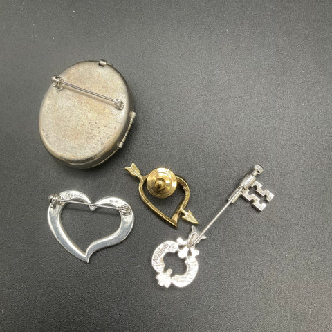 Vintage Avon Costume Jewelry Lot Necklaces Brooches Ring Bracelet 10 Pieces