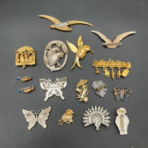 Vintage to Modern Animal Costume Jewelry Lot 15pc Birds Butterflies Cats Pig