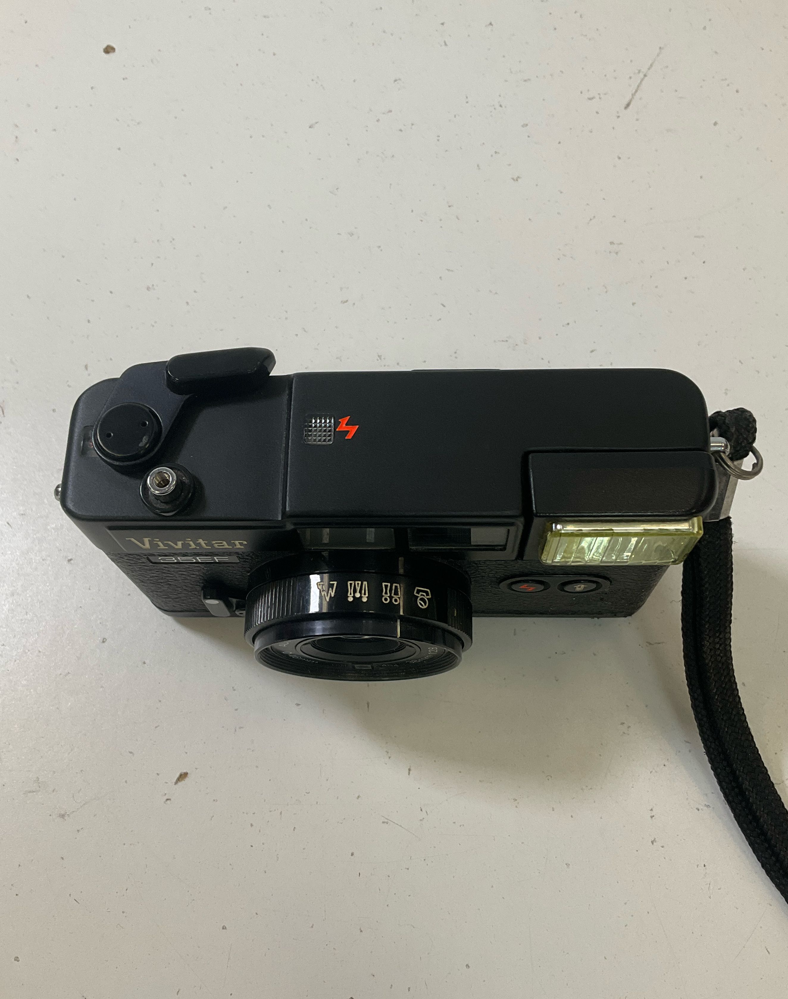 Vivitar 35EF Rangefinder Point & Shoot 35MM Camera w Case UNTESTED