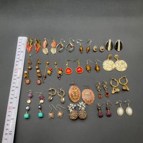 Vintage Retro Costume Jewelry Lot 20 Pairs Earrings Dangle Stud Hoop Beaded