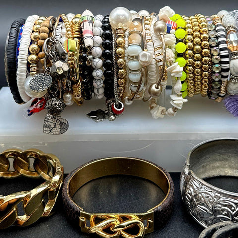 Mixed Fashion Costume Jewelry Lot Variety of Bracelets Bangles Cuffs Beaded
