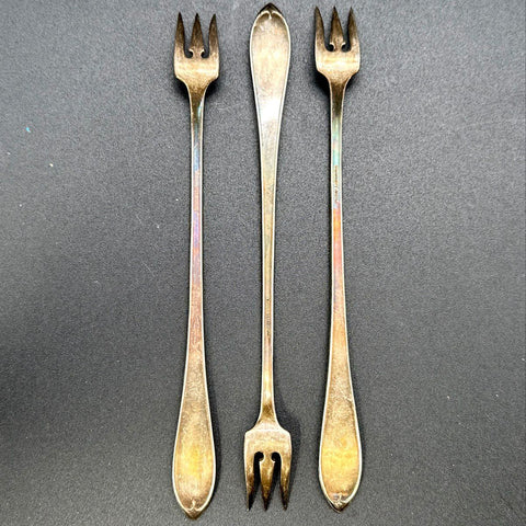 Oneida Community Queen Bess II Silver Plate Seafood Cocktail Forks 3 Piece Set